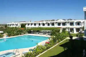 Garden Hotel, Pastida