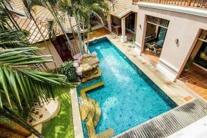 พระตำหนักวิลล่า 10 ห้องนอน พร้อมสระว่ายน้ำส่วนตัว Villa, Pattaya