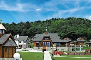Hotels in Rednek