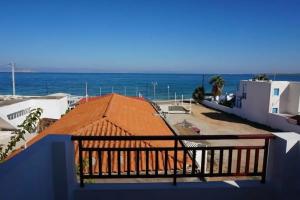 Yialos Studios, Skala