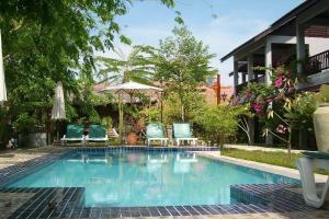 Villa Molek, Pantai Tengah