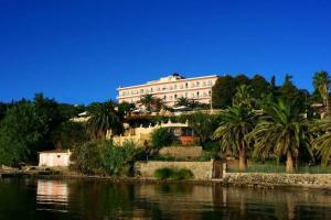 Aegli Hotel, Perama