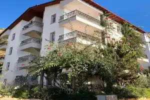 Lantana Aparts, Kas