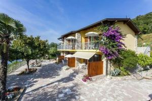 Taki Village, Brenzone
