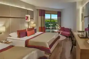 Botanik Platinum Hotel, Okurcalar