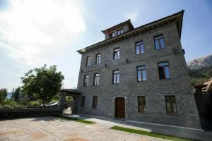 VILLA, Permet