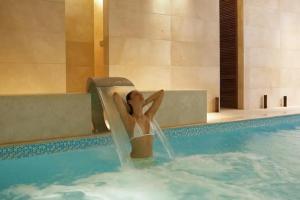 Alexander Beach Hotel & Spa