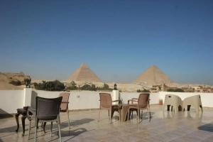 Pyramid Edge Hotel, Cairo