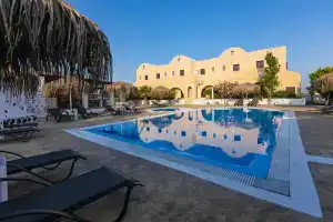 Mandilaria Studios, Perivolos