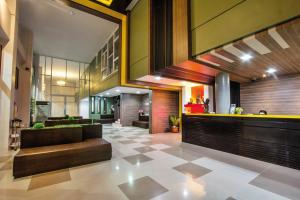 Maison de Cheer, Trang
