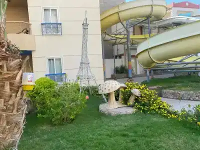 Sphinx Aqua Park Beach Resort - 9