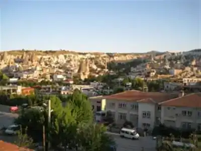 Falcon Cave Suites - 4