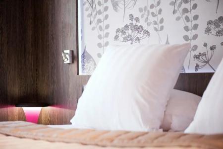 Best Western Premier Le Patio des Artistes Wellness Jacuzzi - 54