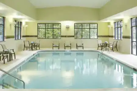 Courtyard by Marriott Lake George - 5