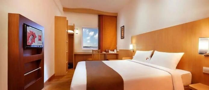 Ibis Sofia Airport - 74