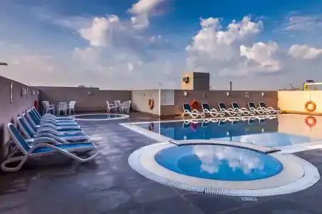 La Quinta by Wyndham Dubai Jumeirah - 15