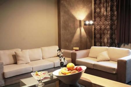 Cosmopolitan & Wellness - 51