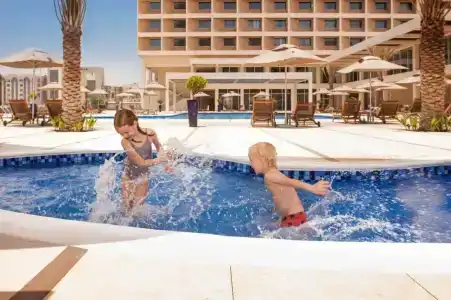 Hilton Garden Inn Ras Al Khaimah - 13
