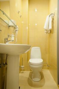 Three Crowns Residents - 85