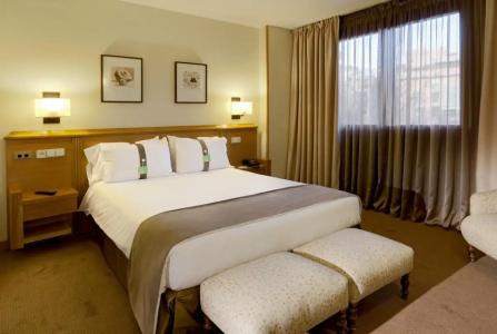 Rafaelhoteles Piramides - 57
