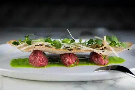 Jumeirah Emirates Towers - 92