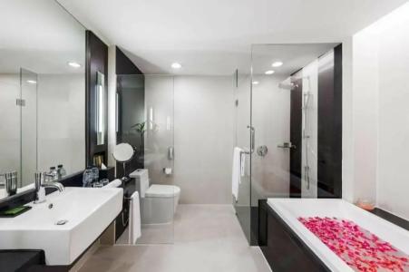 Radisson Suites Bangkok Sukhumvit - SHA Extra Plus - 53