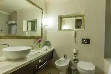 Grand Excelsior Deira - 93