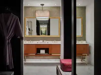 Rosewood Bangkok - 50