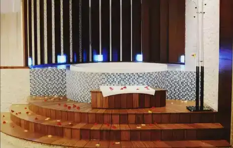 Swissôtel Al Ghurair - 91