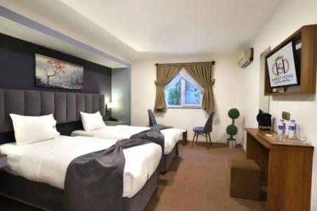 SWEET HOME SUiTE - 82