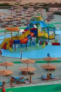 Charmillion Gardens Aquapark - 52