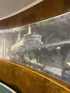 Queen Elizabeth 2 - 60