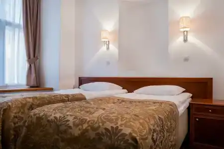 Three Crowns Residents - 48