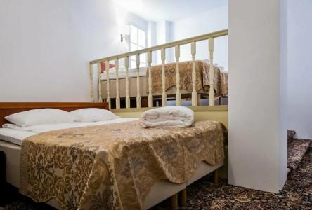 Three Crowns Residents - 81