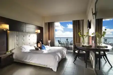 Blue Dream Palace Trypiti Beach Resort & Spa - 3