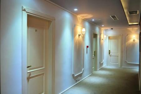 Golden City & Spa - 8