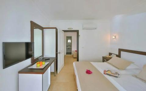 Linda Beach Class - 70