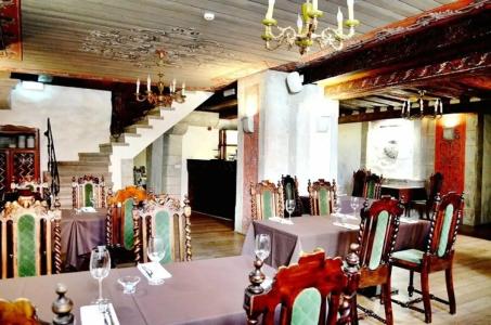 Three Crowns Residents - 31