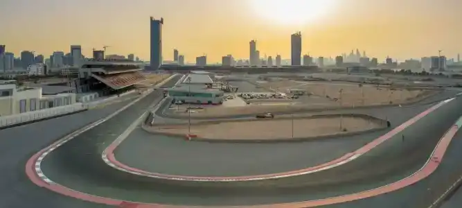 Park Inn by Radisson Dubai Motor City - 6