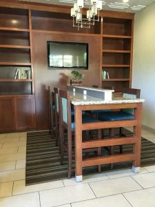 Best Western Plus South Coast Inn - 85