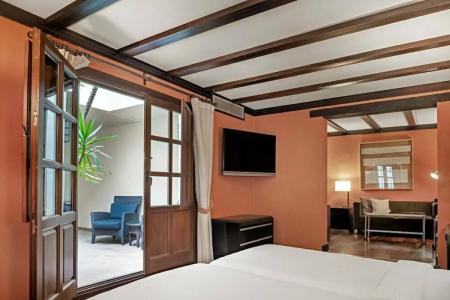 Palacio de Santa Paula, Autograph Collection - 85