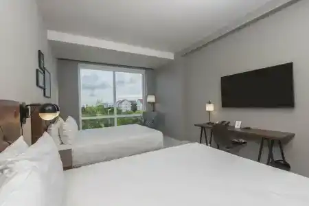 Four Points by Sheraton - 69