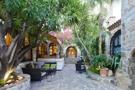 Best Western Plus La Corniche - 74