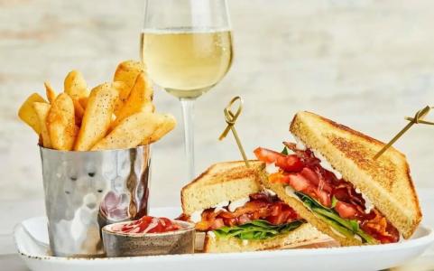 Courtyard Chesapeake Greenbrier - 14