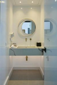 Alleys All-Suite & Spa - 99