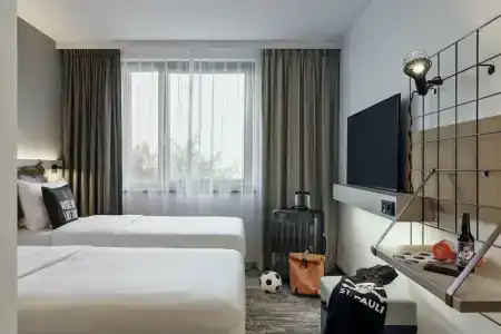 Moxy Hamburg City - 1