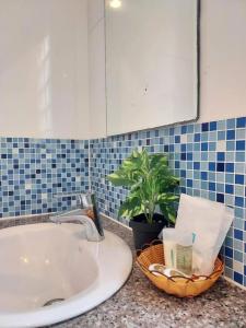 Naithon Beach Mansion - 49