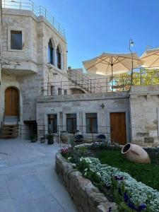 Sarnich Cave Suites - 21