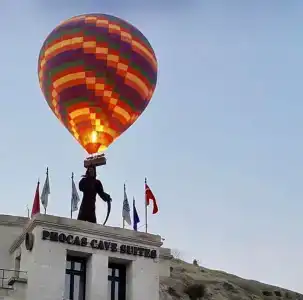 Phocas Cave Suites - 1