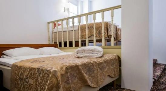 Three Crowns Residents - 38